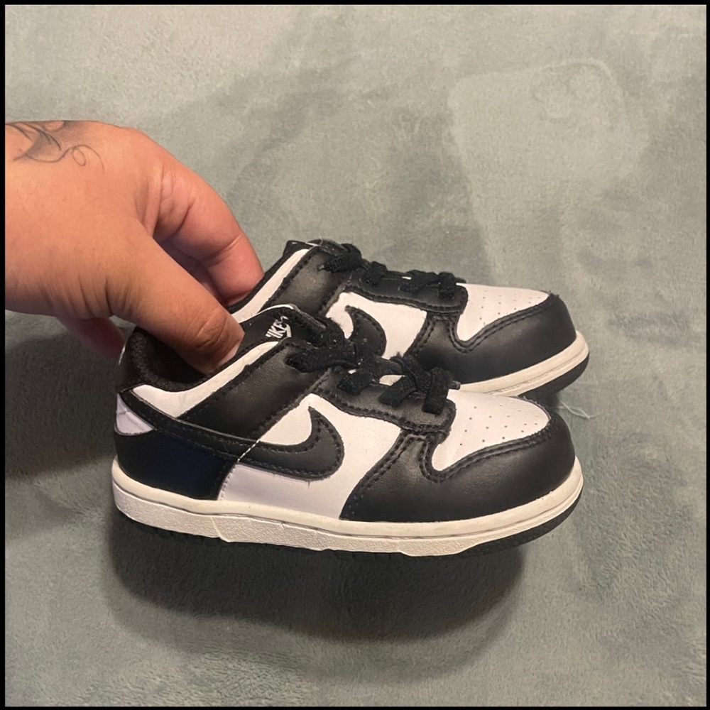 Nike Kids Sneakers in Black and White